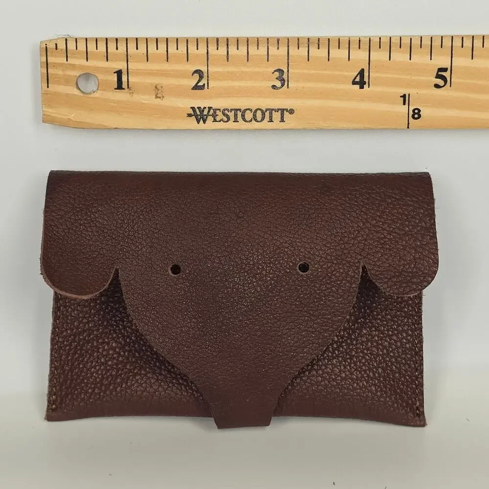 ELEPHANT‑SHAPED LEATHER CARD WALLET – GOOD FORTUNE SYMBOL – SNAP CLOSURE